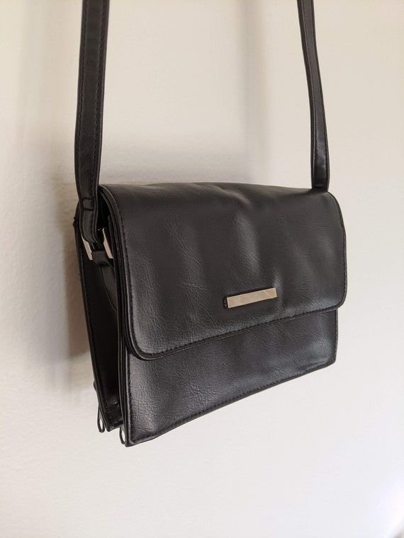 Black leather crossbody 90s purse by Cherokee