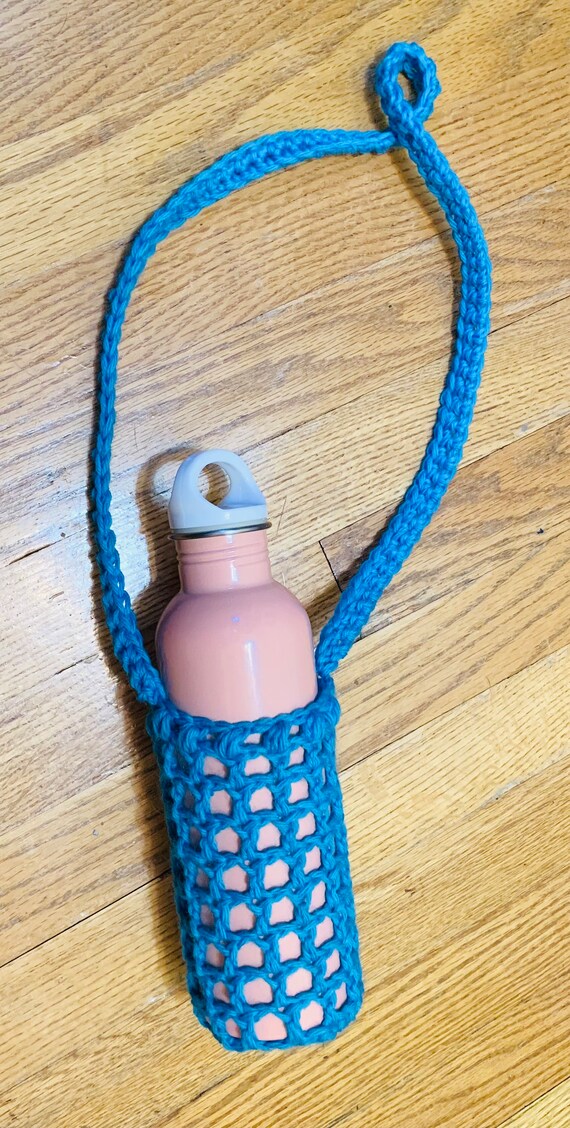 Hands free drinking bottle 2025