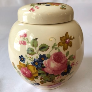 Sadler England Floral Design Ceramic Ginger Jar Lidded Storage Dish