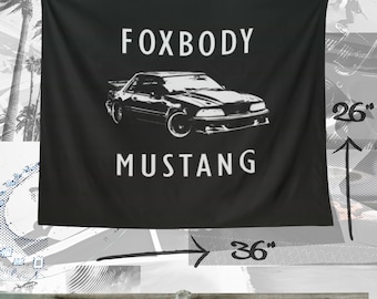 Tapiz de pared con la bandera del Mustang Foxbody, arte de garaje negro, regalo vintage de 1987-1993