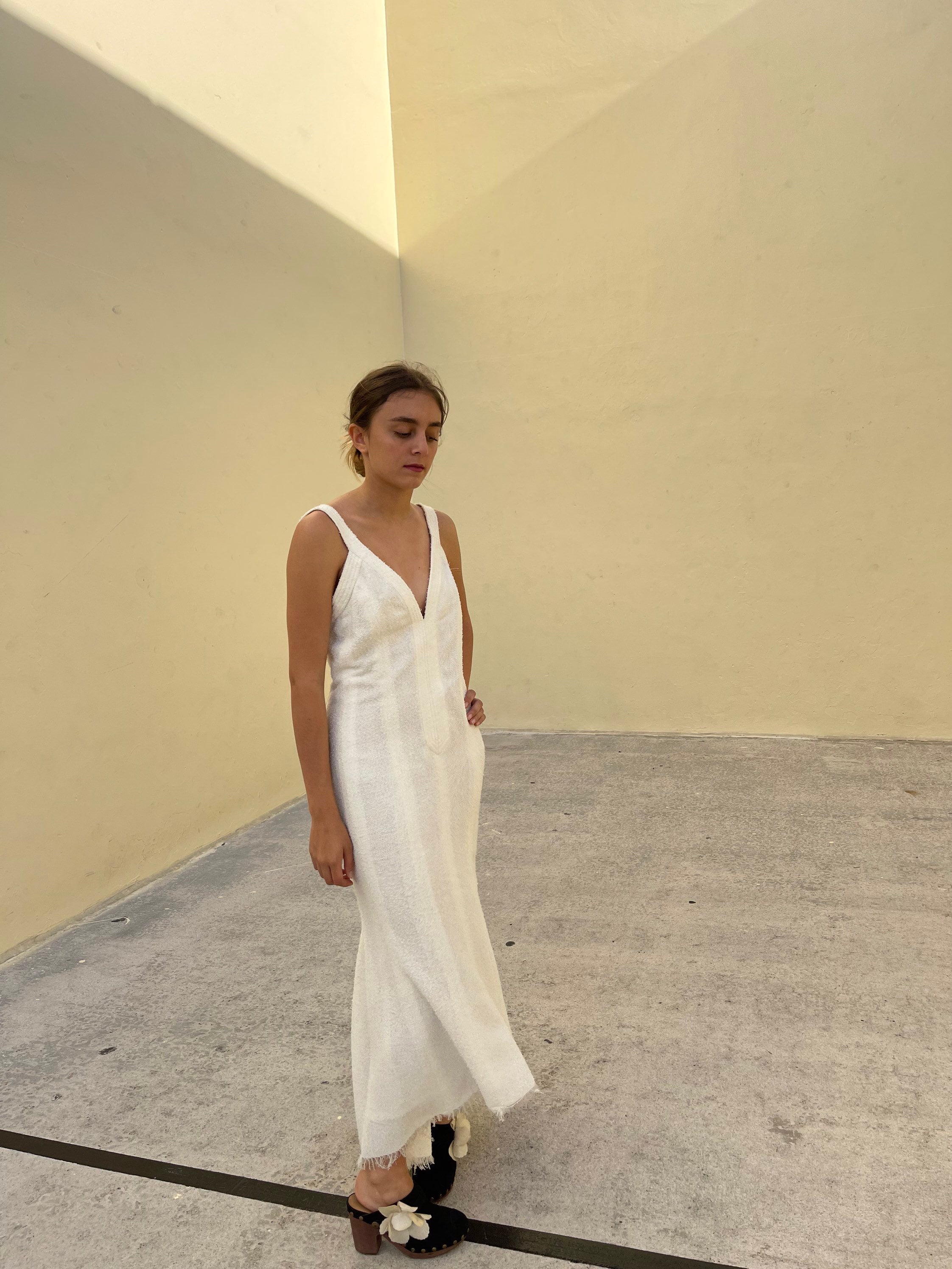 Dress Silk satin pearly white Fashion CHANEL #40 Dress Silk satin pearly white Fashion CHANEL