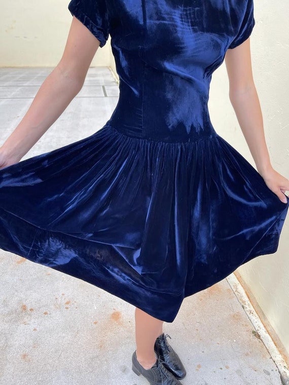 Vintage blue velvet dress from the 50’s - image 2
