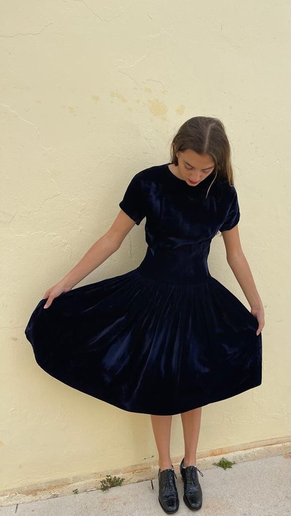 Vintage blue velvet dress from the 50’s - image 6