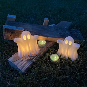 Glowing Ghost Halloween Decoration| Halloween Decor LED Ghost for Spooky Home Decor | Cute Haunted House Accent | Halloween Party Decoration