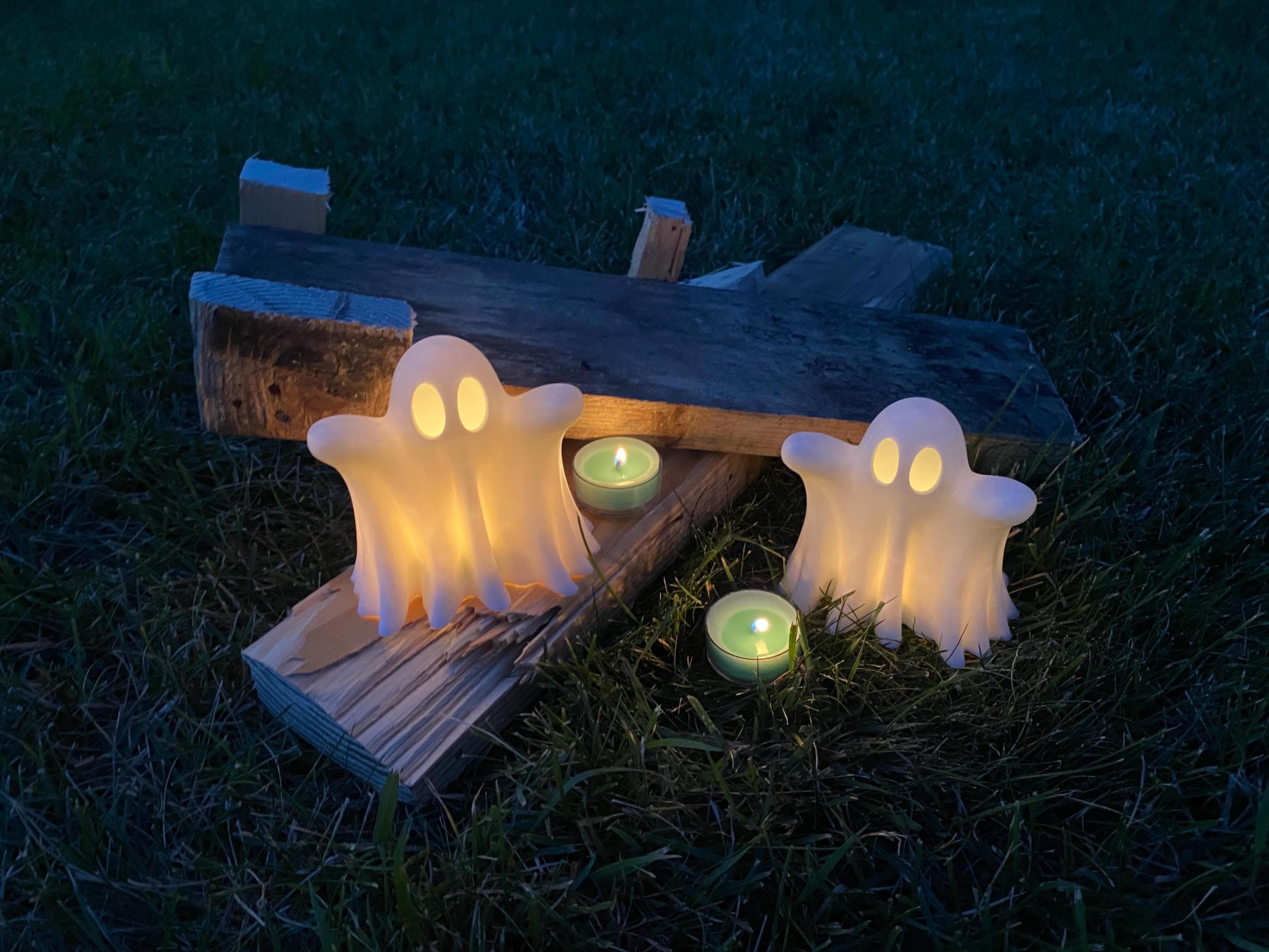 Glowing Ghost Halloween Decoration| Halloween Decor LED Ghost for Spooky Home Decor | Cute Haunted House Accent | Halloween Party Decoration