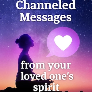 Puede incluir: Imagen con texto: "Mensajes canalizados del espíritu de tu ser querido." Silueta de una persona meditando, con una burbuja de diálogo morada que contiene un corazón blanco. El fondo es un degradado de morado, rosa y azul.