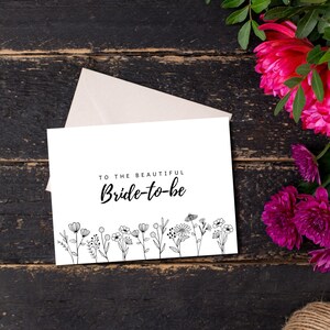Belle carte et enveloppe imprimables pour la future mariée / Shower nuptiale / Mariage / Carte de voeux numérique 4,125 x 5,5 / Fleurs noir et blanc