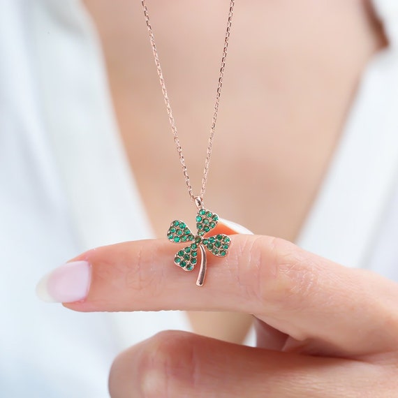 2023 Luxury Green Flower Natural White Shell Flower Stone Bracelet Ladies  Gift High Quality Four Leaf Clover Bracelet Jewelry