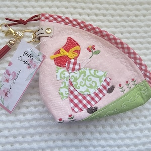 Wedge shaped quilted pouches | Applique and embroidered details | Quilted patchwork coin purse | Made to Order | Customizable | accessories