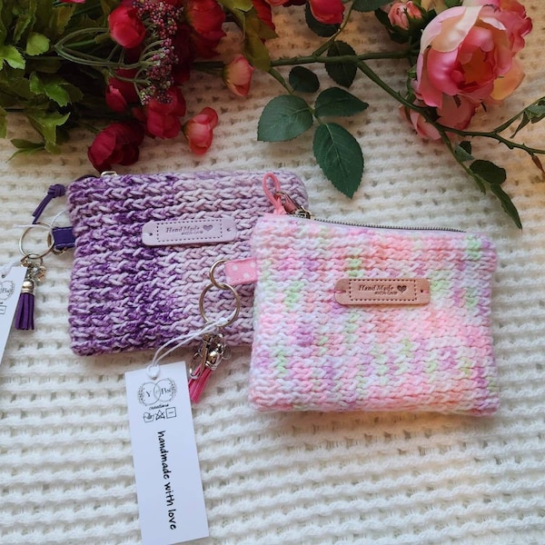 Knitted zipper pouch | handmade knit coin purse | available in different colors | accessories