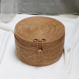 Round Rattan Basket with Lid / Rattan Handwoven Storage / Handmade Rattan Basket / Round Rattan Box