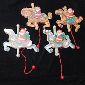Cavalo de carrossel vintage com Papai Noel, Alemanha, brinquedo de pular de corda de madeira, enfeite de árvore de Natal