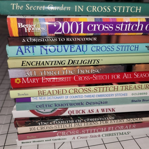 Libros de patrones de punto de cruz: Art Nouveau, celta, Navidad - Vintage