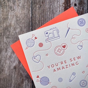 You’re Sew Amazing (Cucito, Artigianato) Biglietto di auguri con stampa tipografica per mamma, nonna, zia, amica, biglietto di compleanno