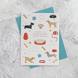 Tarjeta de feliz cumpleaños perros tipografía (hermano, hermana, papá, mamá, hijo, hija)