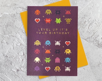 Retro Space Invader Geburtstagskarte im Letterpress-Stil mit Goldfolie