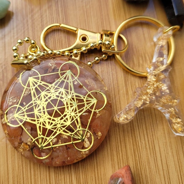 Calcite porte-clés / bijou de sac en orgonite en pierre naturelle feuille d'or