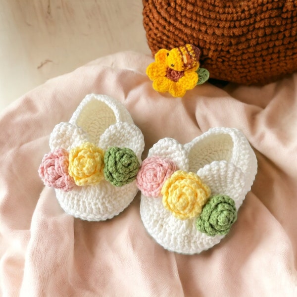 Crochet Baby Booties, Baby Girl Shoes, Strawberry Baby Booties, Strawberry Baby Booties, Newborn Shoes Gift, Baby Slippers, Infant Booties