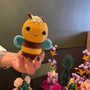 Crochet Bee Amigurumi – Handmade Bumble Plush Toy, Stuffed Animal with Flower, Baby Shower Gift, Small Cute Plushie