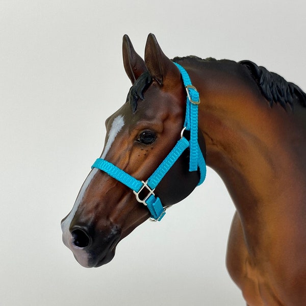 Breyer Headcollar/Halter | Plain Headcollar | 1:9 Scale | Silver Hardware