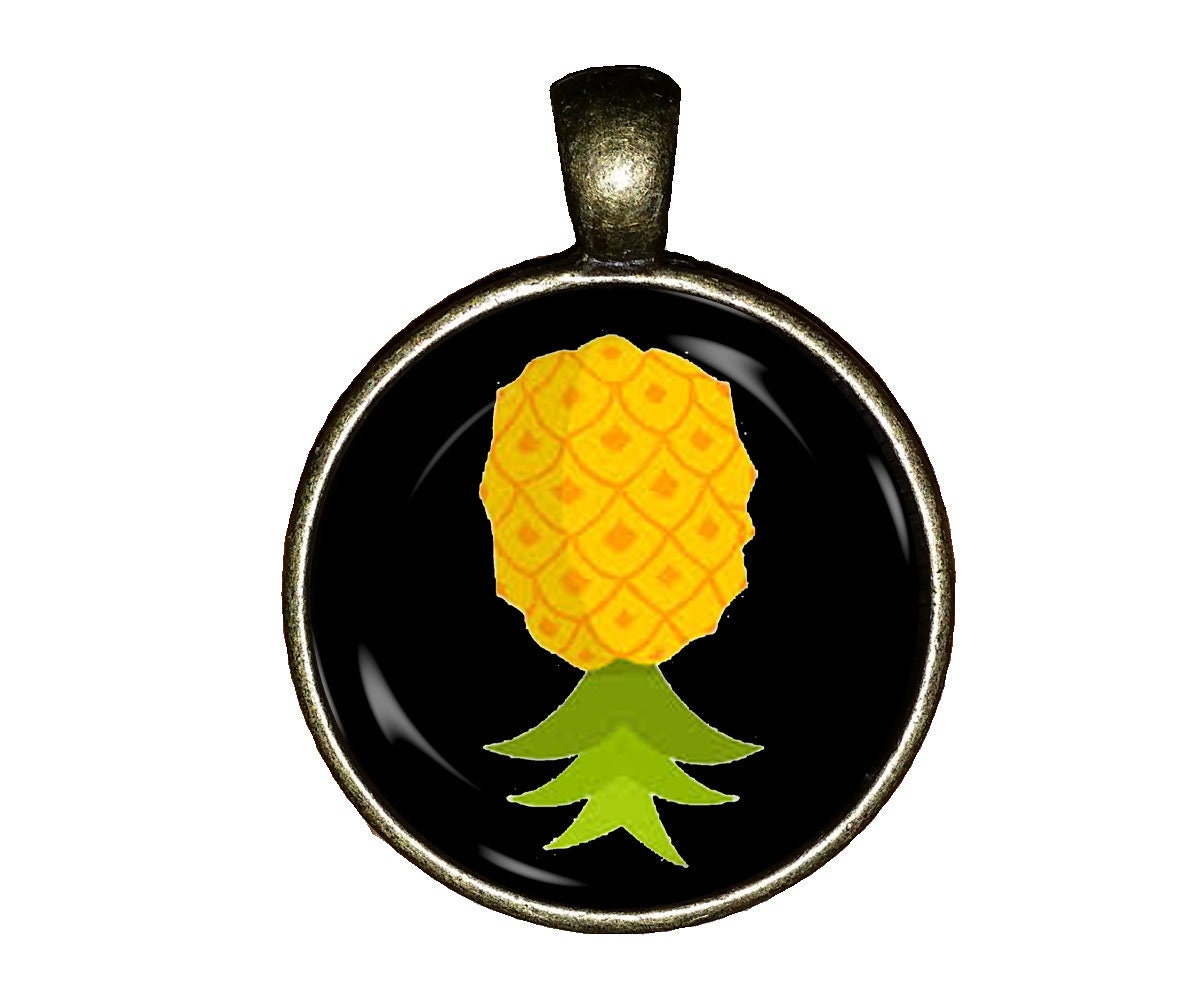Gucci pineapple sale necklace
