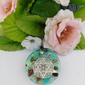 Orgonite Pendant – Silver Flower of Life Necklace with Crystals, Sacred Geometry Jewelry for Energy Healing, Meditation & Protection