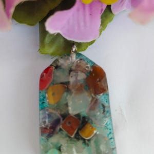 Collana con ciondolo in orgonite di cristallo grezzo - Amuleto energetico dei chakra rettangolare per protezione, equilibrio e guarigione, regalo per uomini e donne spirituali
