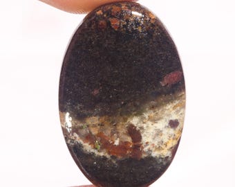 Natürlicher Rubin Cabochon: Ovaler Edelstein für die Schmuckherstellung (53.30 Ct, 35X23X6 MM)