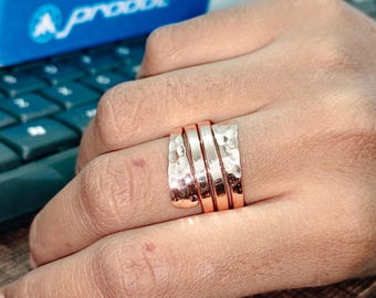 Anello avvolgente in rame martellato, fascia regolabile per pollice in stile boho, gioiello curativo unisex