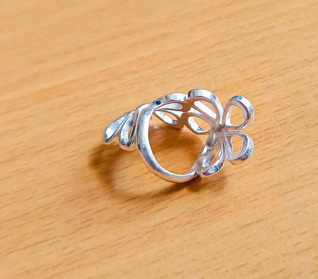 Silver flower ring - Etsy 日本