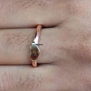 Anel de sinete pequeno de ouro maciço 13, anel com letra personalizada, anel com inicial, anel de sinete personalizado, mini anel de sinete, anel de empilhamento de prata 925