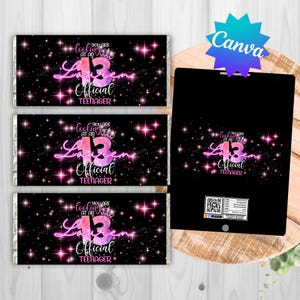 Op de afbeelding: Chocoladereep wrappers met een zwarte achtergrond, roze sterren en de tekst "You are looking at an 13 Official Teenager Lauren". Het ontwerp bevat een kroon en een sterren effect, voor een verjaardag.
