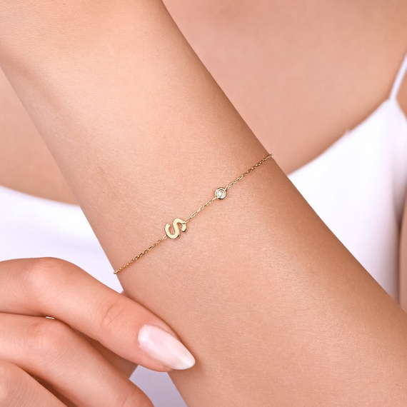 Letter R Bracelet in 14k Gold