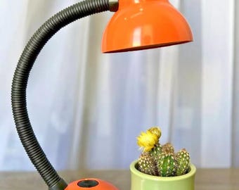 Lámpara de escritorio vintage soviética de la era espacial, lámpara de metal naranja, iluminación moderna de mediados de siglo, decoración industrial retro de la URSS