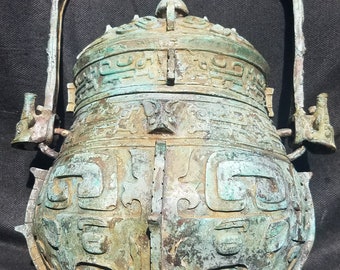 USD 600,000,- A rare bronze ritual wine vessel and cover, "you", Eastern Zhou /1050-771 BCE antique genuine copper metal silver handmade 铜