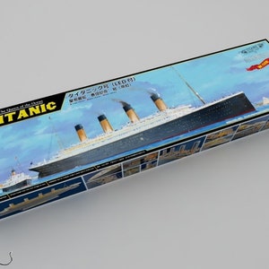 Titanic + LED Lights in 1:200 [9363719] from Trumpeter