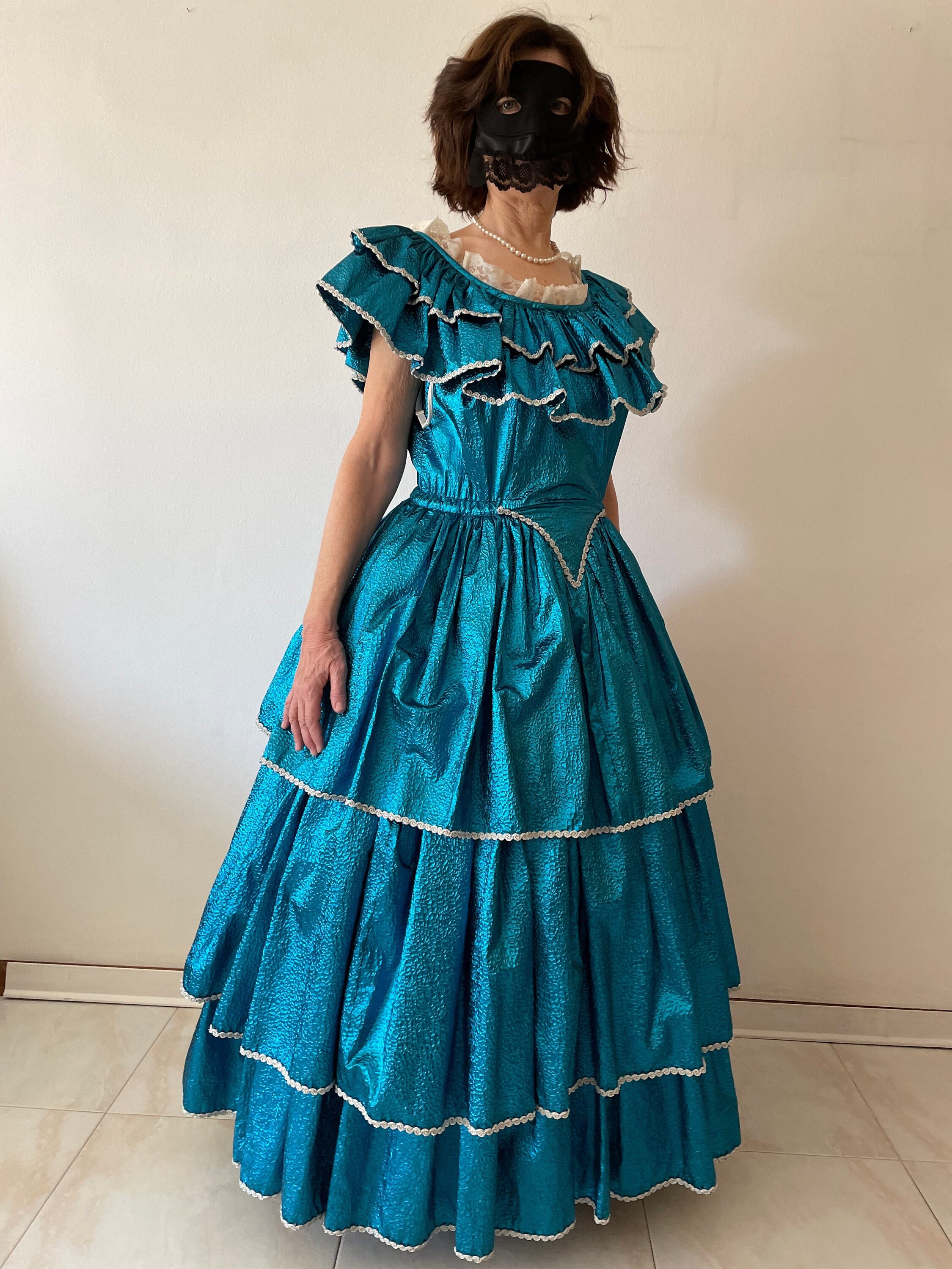 Vestuario teatral segunda mano sale