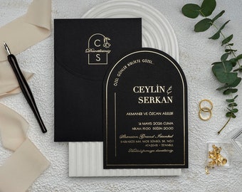 Black and Gold Wedding Invitation: Elegant Chic Design