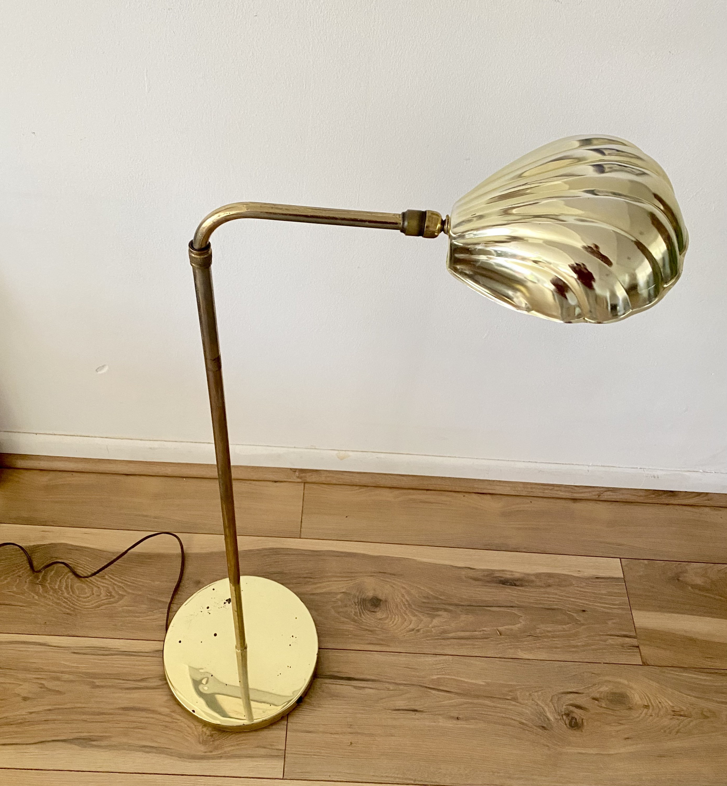 Vintage Brass Shell Shade Floor Lamp, Clam Shaped Floor Reading Lamp -   India