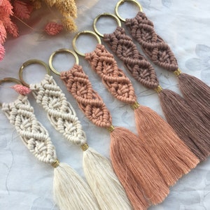 Macramé Boho Keychain Baby Shower Gifts, Personalized Boho Wedding Favors for Guests in Bulk, Bohemian Party Favors, Boho Baptism Favors