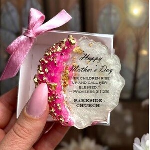 Regalo per la festa della mamma cristiana, magnete epossidico con versetto della Bibbia, bomboniera per evento in chiesa, regalo religioso per la mamma, bomboniere con magnete in resina epossidica per la festa della mamma