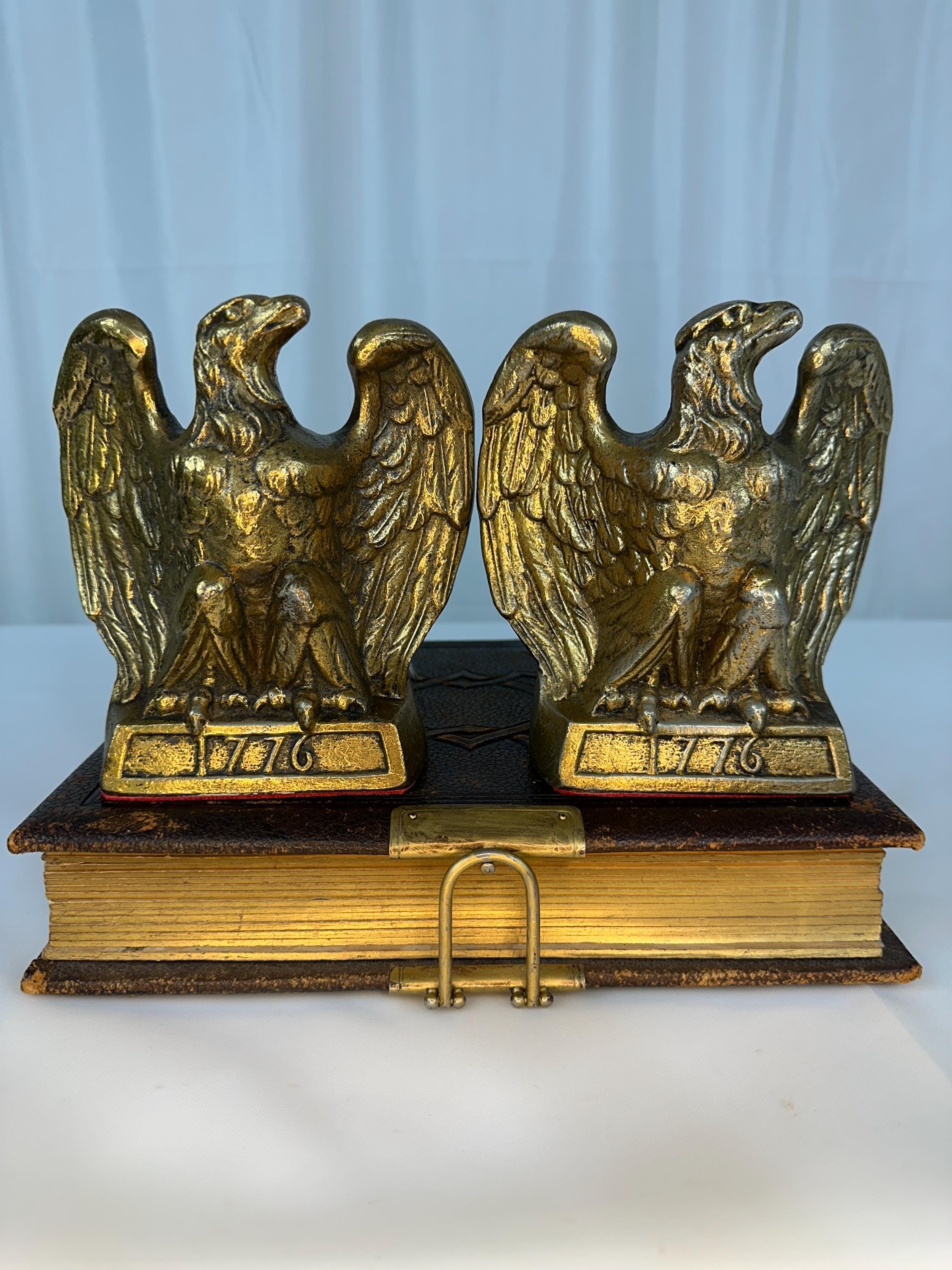 イーグル ブックエンド 真鍮色 1776 アメリカン ヴィンテージ アンティーク 1776 Eagle Bookends - Etsy