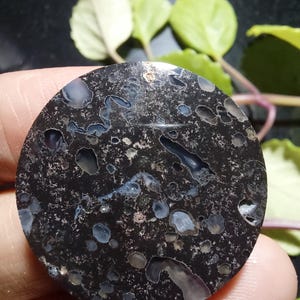 Amigdaloidal Agate Cabochon size 31x31x6 mm: Volcanic Basalt Jewelry Stone
