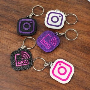Portachiavi NFC personalizzato con logo Instagram - Per promuovere influencer, marchi, aziende - Social Network - Tag NFC - Portachiavi NFC