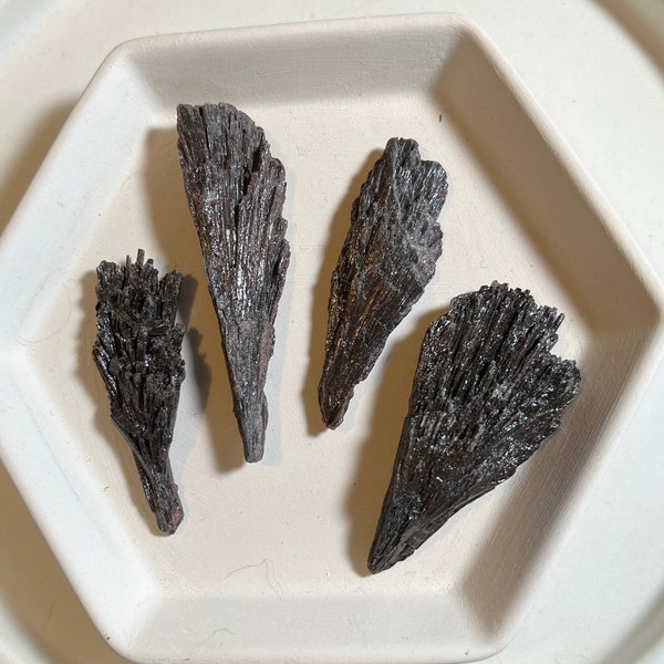 yeezy kyanite black