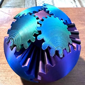 3D Printed Gear Ball Fidget Toy: Stress Relief Spinning Toy