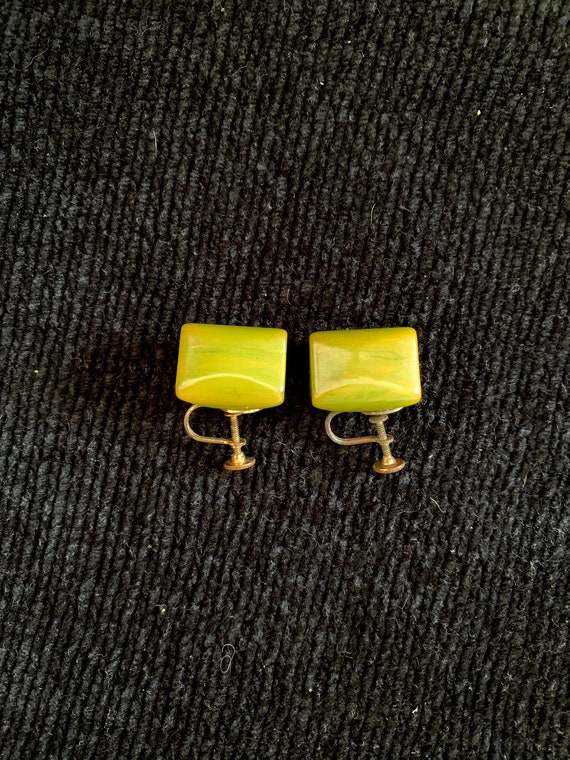30s-40s Bakelite Marbled Green and Yellow Earring… - image 3