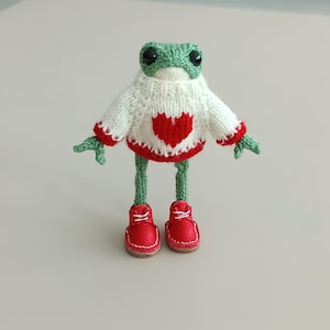 Netter reizender grüner Frosch, fertiges Spielzeug, kleiner Frosch häkeln Amigurumi Spielzeug, grüner Frosch, Amigurumi-Puppe