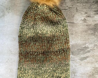 Knit adult beanie with Pom