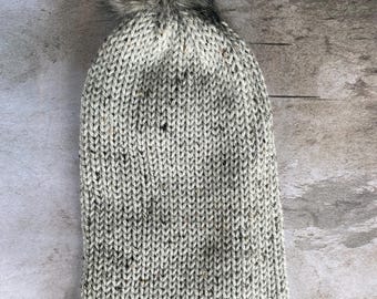 Adult knit beanie with removable pom pom